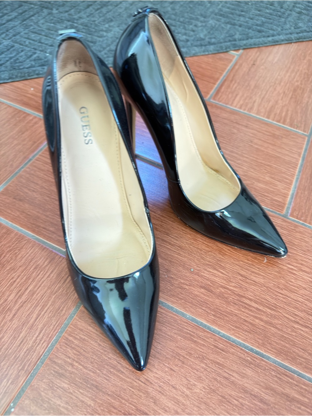 GUESS Black Patent Pointed Toe Pumps